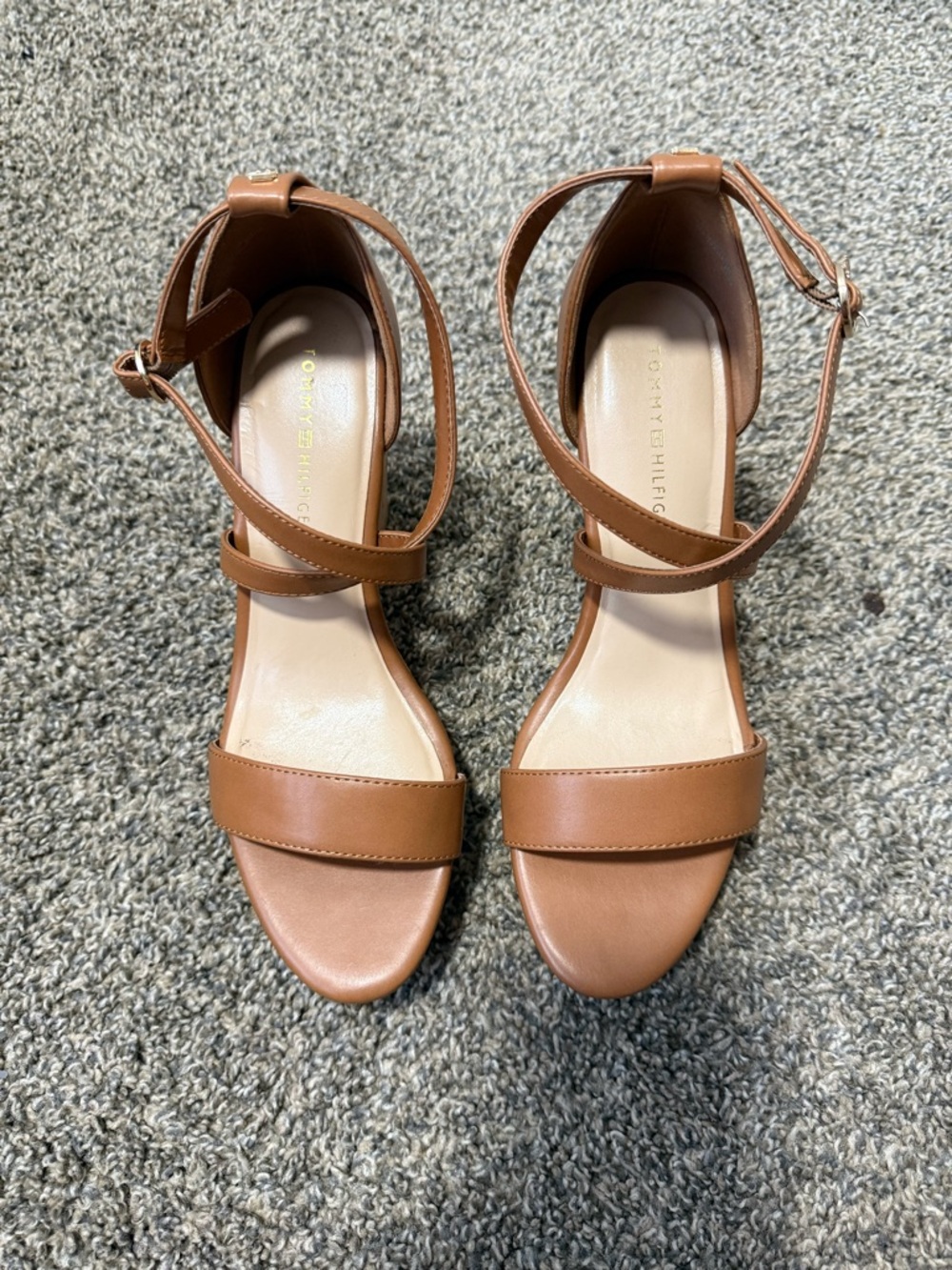 Tommy Hilfiger Cognac Leather Strappy Block Heel Sandals - Picture 2 of 6